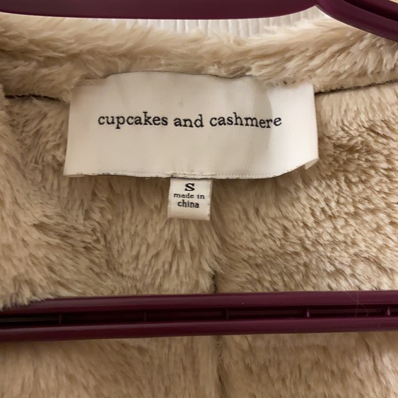 Fur coat - Picture 2 of 5